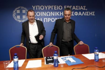Μπερδεμένοι στις «κόκκινες γραμμές» για εργασιακά – Ασφαλιστικό