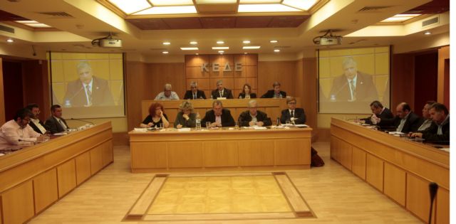 Αρνούνται να δώσουν τα ταμειακά διαθέσιμα δήμαρχοι και περιφερειάρχες – Ετοιμοι για δυναμικές κινητοποιήσεις