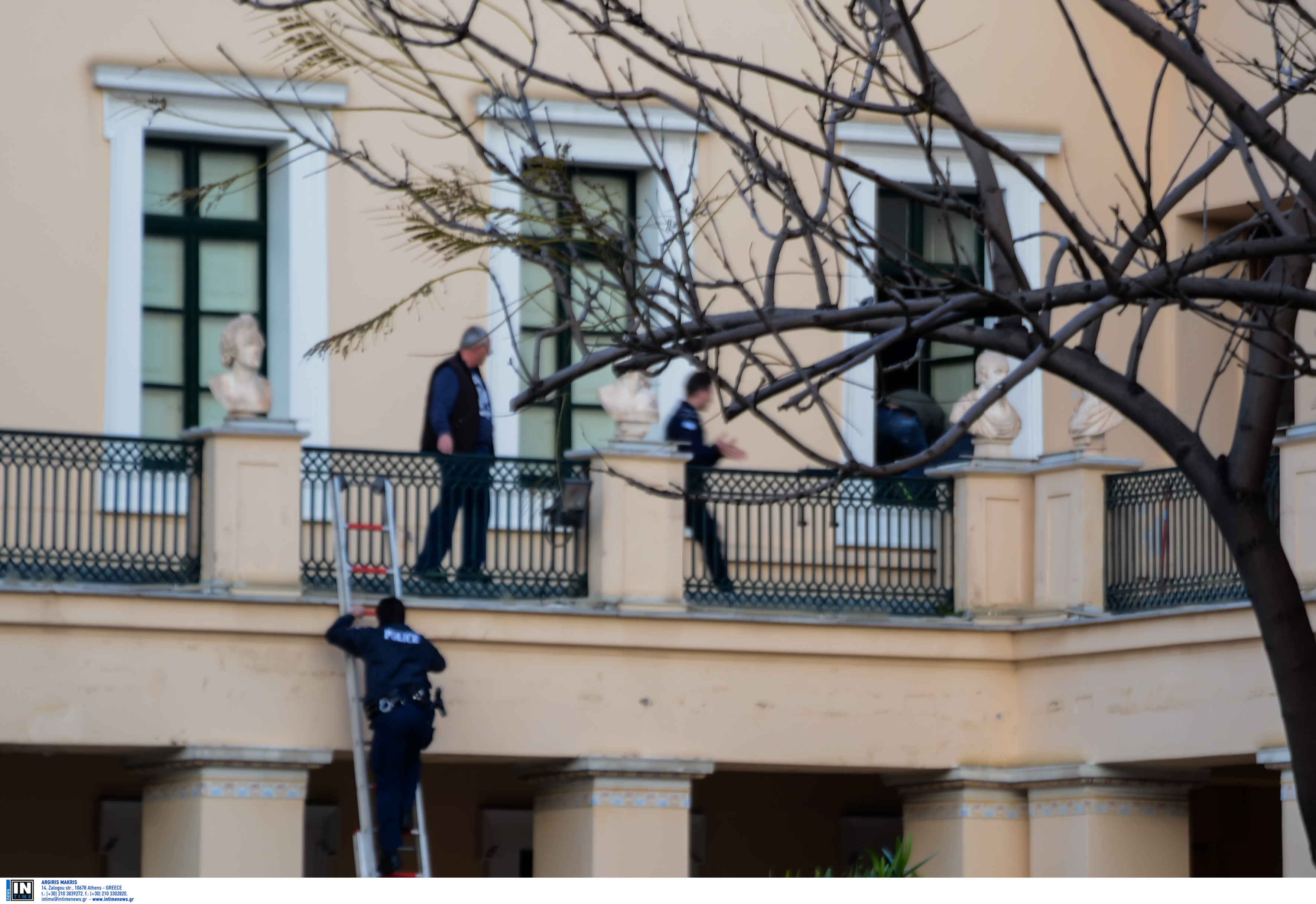 Επέμβαση της ΕΛ.ΑΣ στην Πρυτανεία του Πανεπιστημίου-14 συλλήψεις