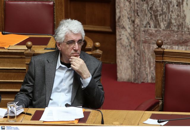 Παρασκευόπουλος: «Ποινικό αδίκημα η κουκούλα μόνο σε ληστείες»