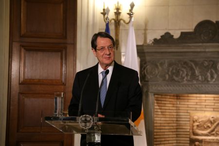 Κύπρος: Πρώτη συνάντηση Αναστασιάδη – Ακιντζί