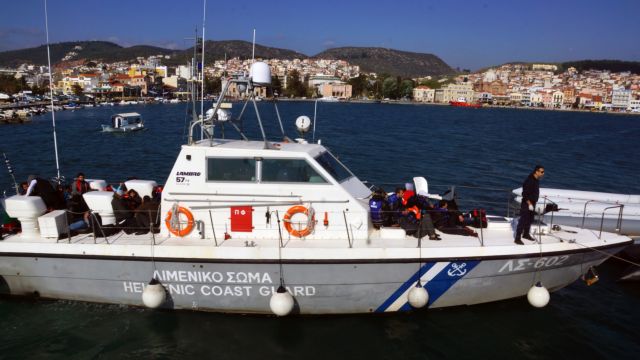 Σκάφος με 93 μετανάστες εντοπίστηκε στο Στενό του Καφηρέα