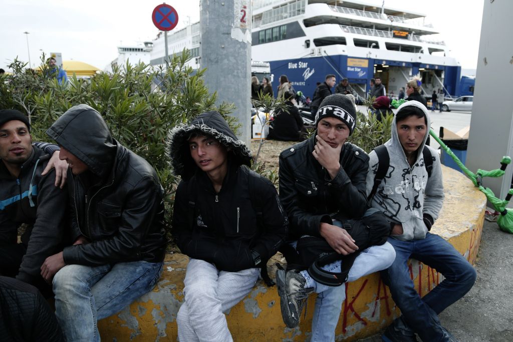 Λύση για το μεταναστευτικό ψάχνουν από κοινού κυβέρνηση και περιφέρειες