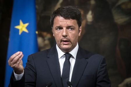 Ρέντσι: Ζητά στοχευμένες επιχειρήσεις κατά δουλεμπόρων