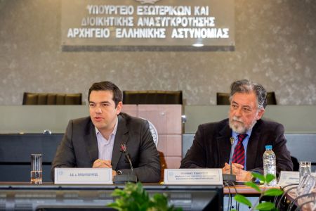 Πίεση χρόνου, διπλωματική απομόνωση και στο βάθος εκλογές