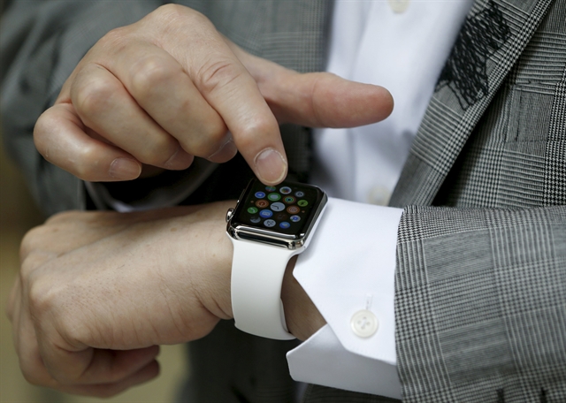 Τα «έξυπνα» ρολόγια κερδίζουν έδαφος