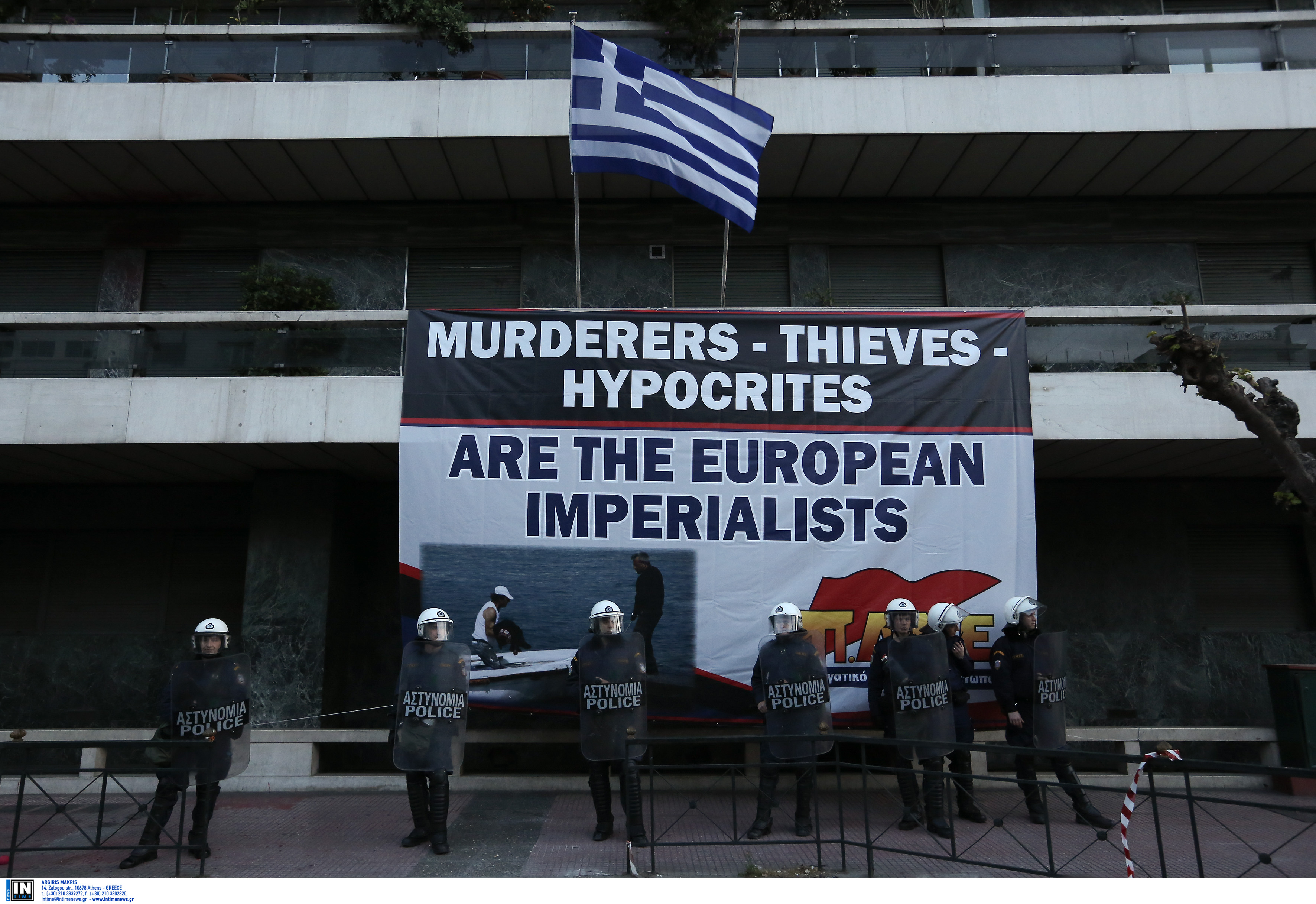 Διαδηλώσεις για τους μετανάστες στην Ελλάδα και την Ιταλία