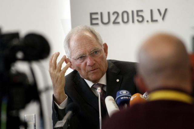 Schäuble: “I cannot rule out a Greek default”