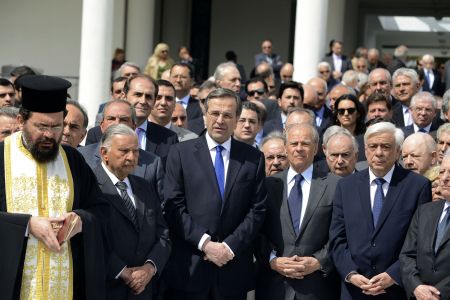 Όλες οι φυλές της κεντροδεξιάς στο μνημόσυνο του Κων. Καραμανλή