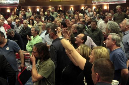 Kαταγγελίες μεταξύ των παρατάξεων και εντάσεις στο 43ο συνέδριο της ΠΟΕ- ΟΤΑ