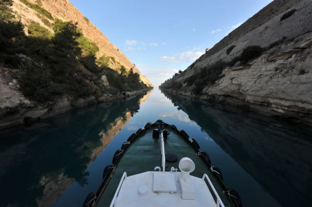 Body of young man recovered from the Corinth Canal | tovima.gr
