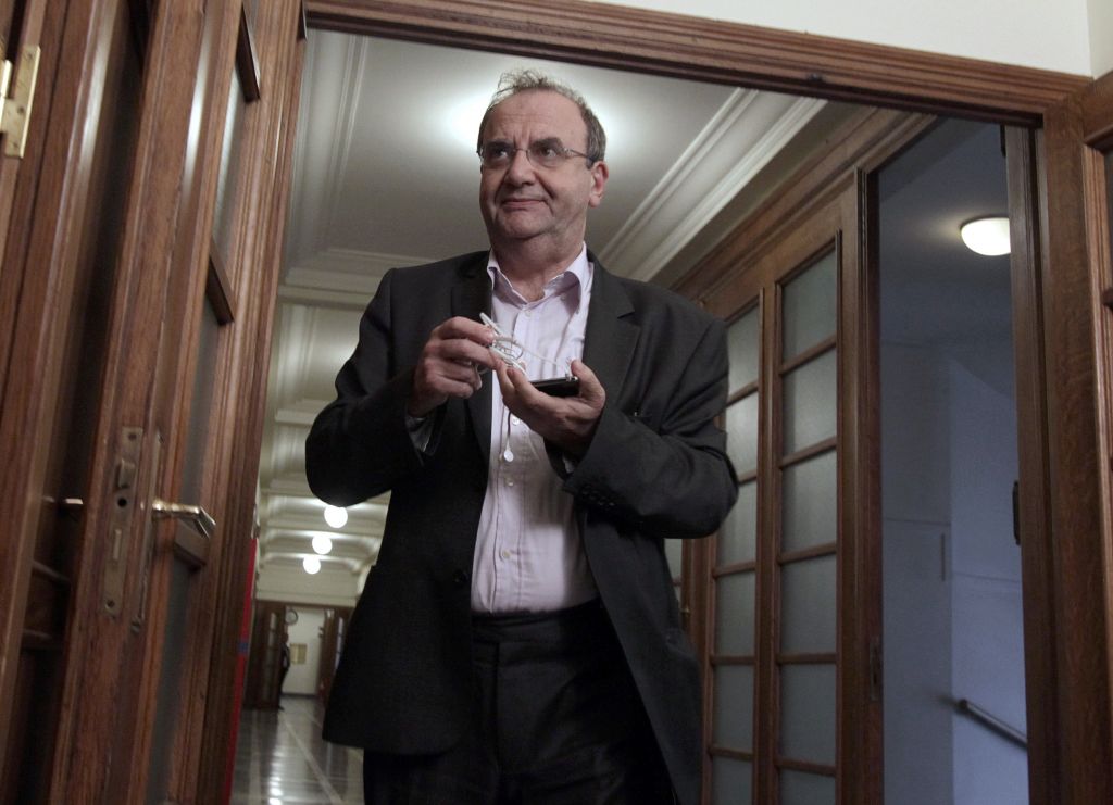 Στρατούλης: Πρώτα οι μισθοί και οι συντάξεις, μετά το ΔΝΤ