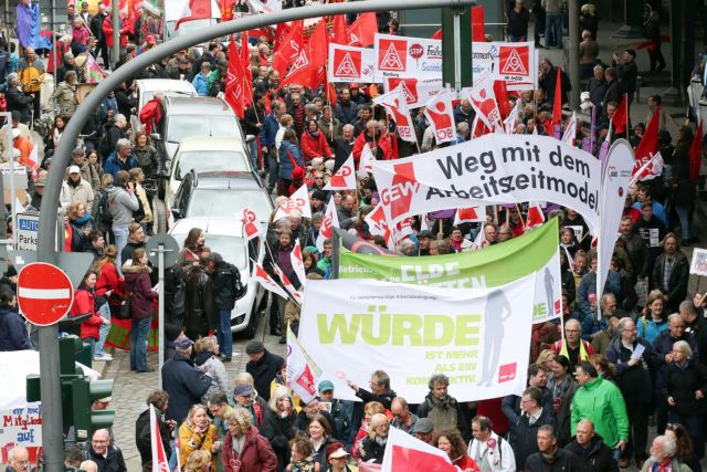 Γερμανία: Στους δρόμους 400.000 άτομα για την Εργατική Πρωτομαγιά