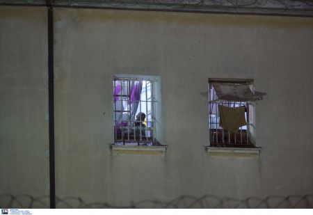 Ενας φύλακας ανά 400 κρατουμένους