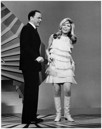 Νάνσι Σινάτρα: «Δεν είπα ποτέ αντίο στον πατέρα μου…»