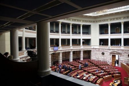 Ορκίστηκαν το Σάββατο οι 300 της νέας Βουλής