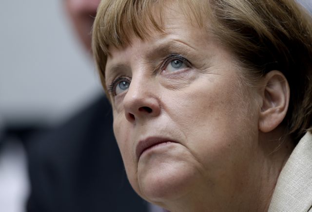 Το σκάνδαλο κατασκοπείας ροκάνισε τη δημοτικότητα της Μέρκελ