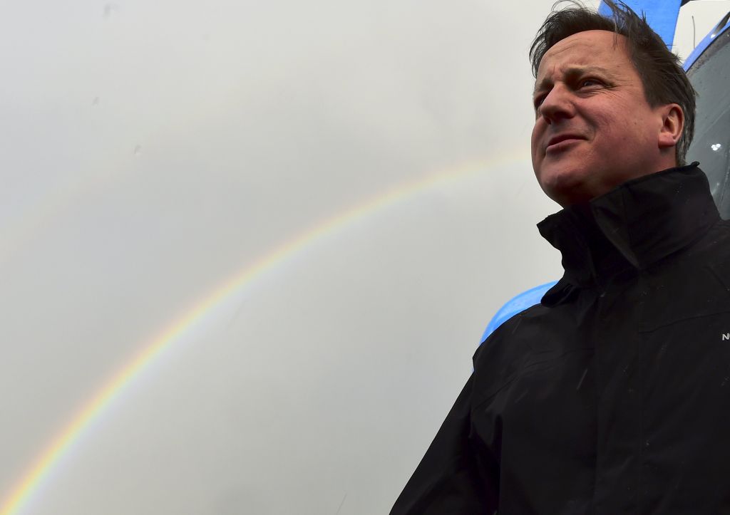 Reuters: Η πολιτική καριέρα του Κάμερον κρέμεται από μία κλωστή