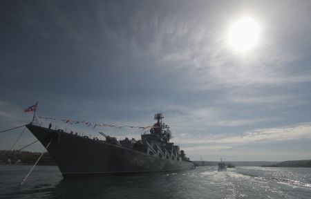 Ρωσία: Θα αυξήσει τη στρατιωτική της παρουσία της στην Κριμαία