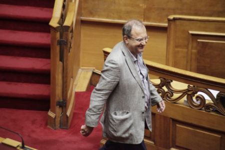 Στρατούλης: «Σταδιακά η αποκατάσταση συντάξεων- κατώτατου μισθού»