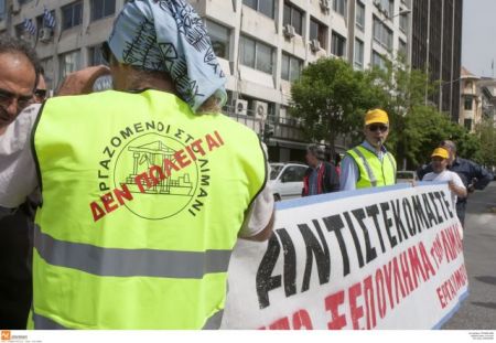 Στάση αναμονής από τους συνδικαλιστικούς εκπροσώπους των λιμενεργατών