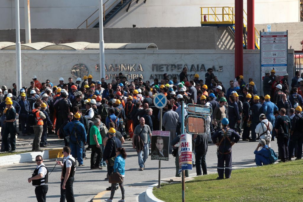 Εξι οι τραυματίες από τη φωτιά στα ΕΛΠΕ στον Ασπρόπυργο