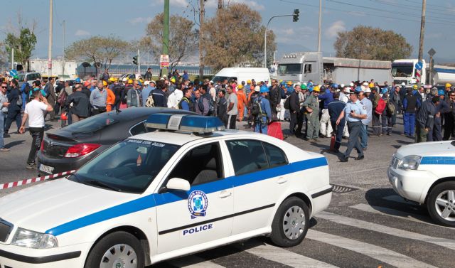 Police detain 39 protesters outside ELPE central offices