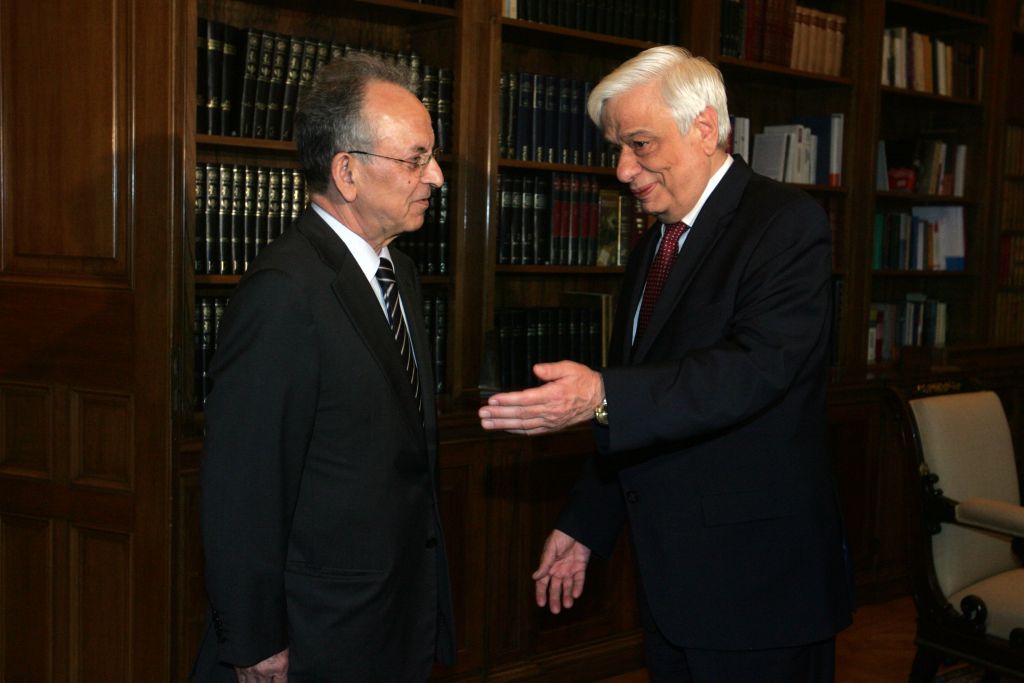 Με τον πρώην πρόεδρο της Βουλής Δ.Σιούφα συναντήθηκε ο Πρ.Παυλόπουλος