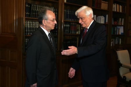 Με τον πρώην πρόεδρο της Βουλής Δ.Σιούφα συναντήθηκε ο Πρ.Παυλόπουλος