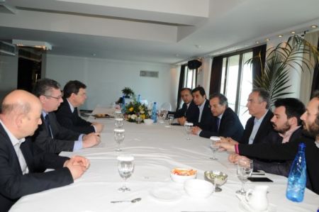 Σαμαράς: Η κυβέρνηση κατεδαφίζει την παιδεία