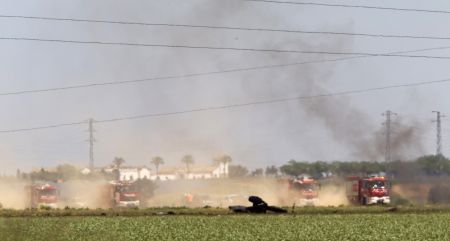 Συντριβή στρατιωτικού αεροσκάφους στο αεροδρόμιο της Σεβίλλης