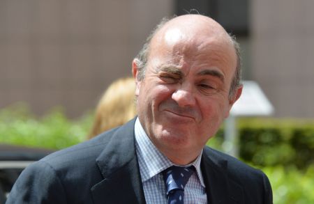 Ντε Γκίντος: Όλοι θέλουν η Ελλάδα να παραμείνει στην ευρωζώνη