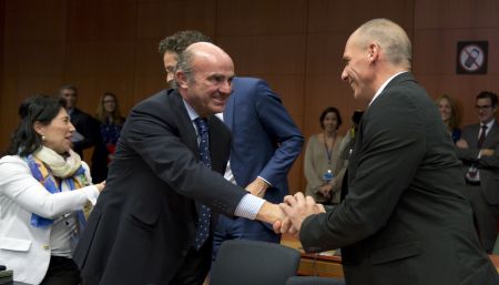 Ντε Γκίντος: Εντός των επόμενων ημερών συμφωνία για την Ελλάδα