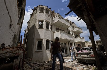 ΠΓΔΜ:Το συγκυβερνών αλβανικό κόμμα μίλησε με τους ενόπλους