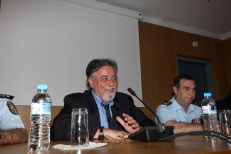 Ραδιοφωνικό σταθμό της ΕΛ.ΑΣ θέλει να λειτουργήσει ο Πανούσης