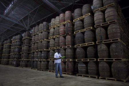 Η Κούβα θέλει να αποπληρώσει το χρέος της στην Πράγα σε… ρούμι