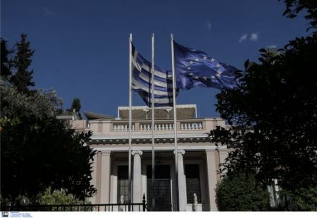 Nα επιταχυνθεί η διαδικασία των διαπραγματεύσεων για να επιτευχθεί συμφωνία διαμηνύει το Μαξίμου