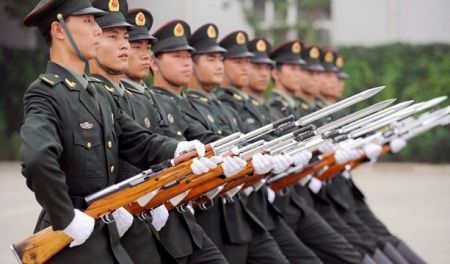 Κίνα: Οι κόκκινοι καπιταλιστές εξοπλίζονται σαν αστακοί