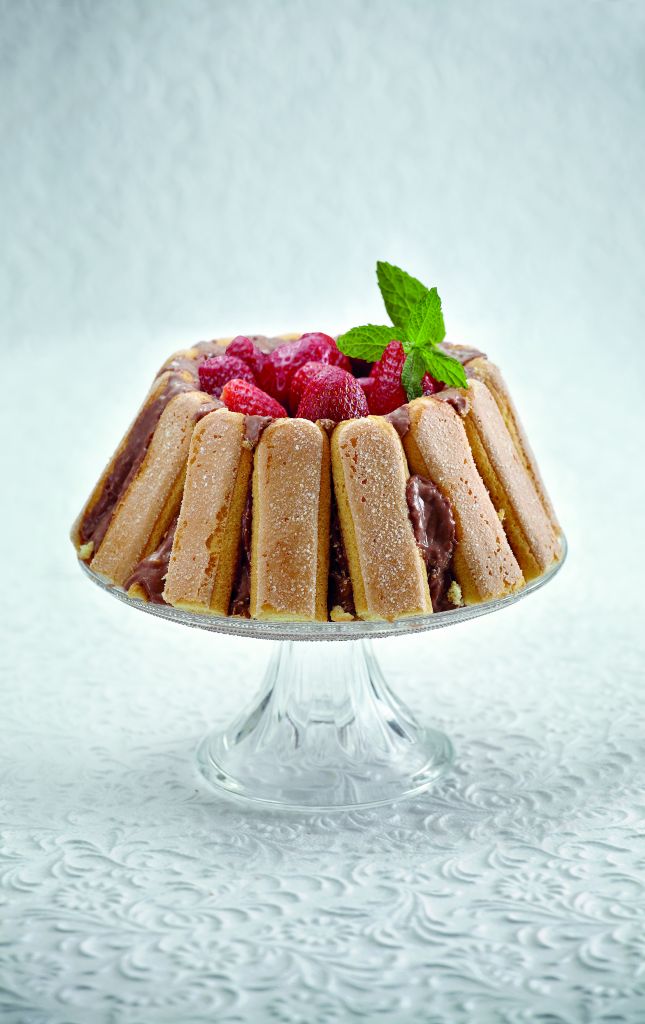 Σαρλότ με κομπόστα και σαβαγιάρ