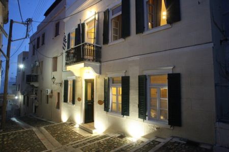 Κερδίστε 3 διανυκτερεύσεις στο ξενοδοχείο «Εν Ερμουπόλει» στη Σύρο