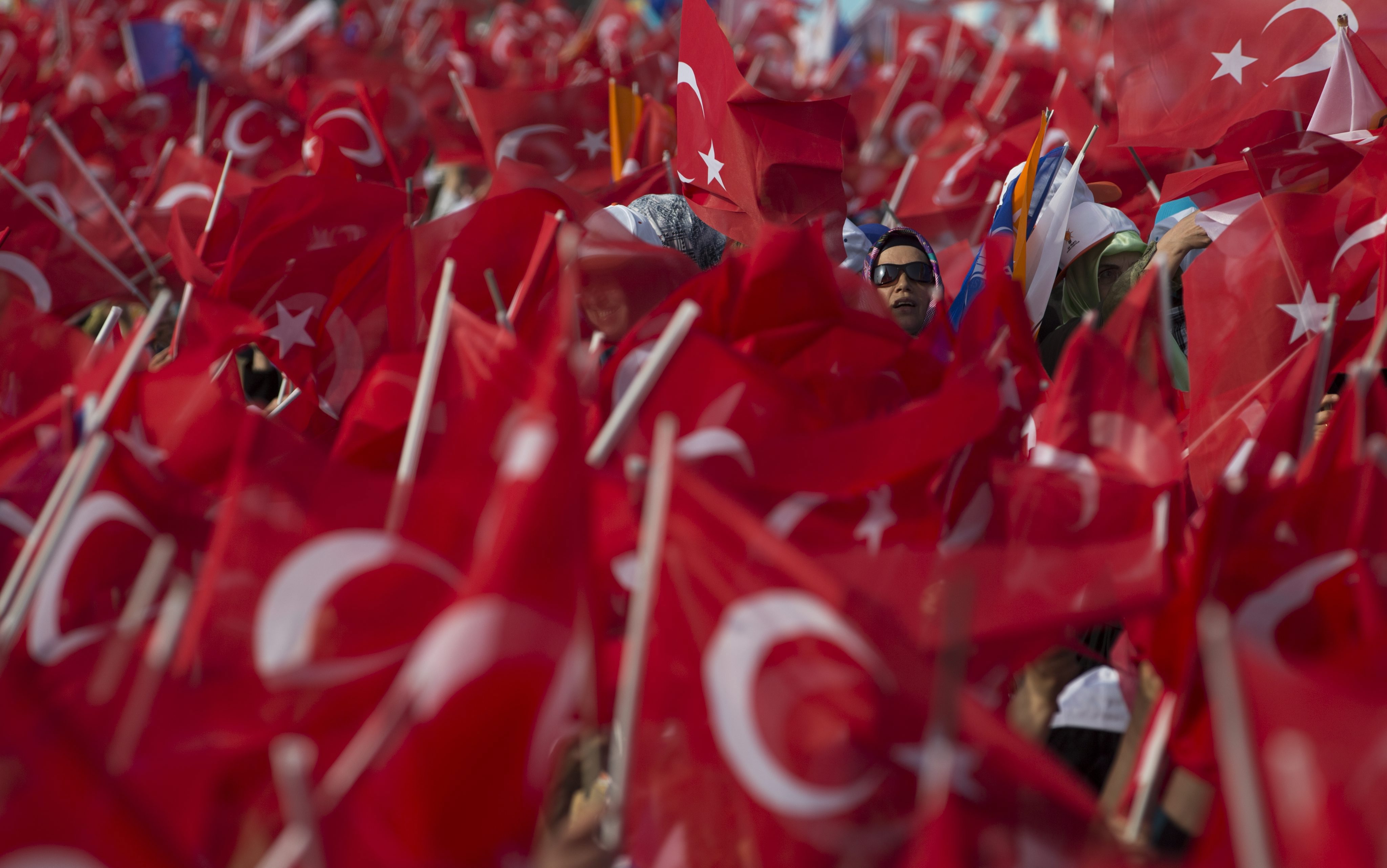 Τουρκία: Κάμψη στο κυβερνών AKP δείχνει «μυστική» έρευνα