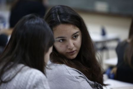 ΟΟΣΑ: Τα κορίτσια καλύτερα στην επίλυση ομαδικών προβλημάτων