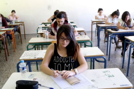 Πανελλαδικές 2015: Τα θέματα και οι απαντήσεις σε Ιστορία και Φυσική