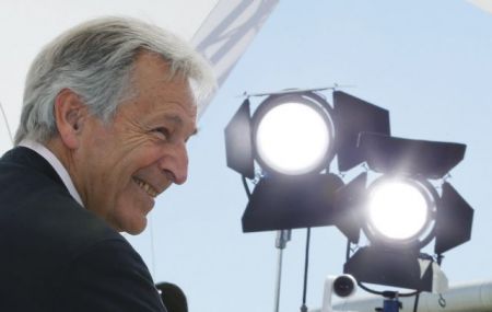 Κώστας Γαβράς: «Δεν γυρίζω ταινία για τον Βαρουφάκη!»