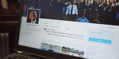 Οταν ο Κλίντον τρόλαρε τον Μπαράκ Ομπάμα στο Twitter