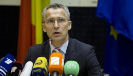 ΝΑΤΟ σε Λαβρόφ: Να αποσυρθούν τα ρωσικά στρατεύματα από την Ουκρανία