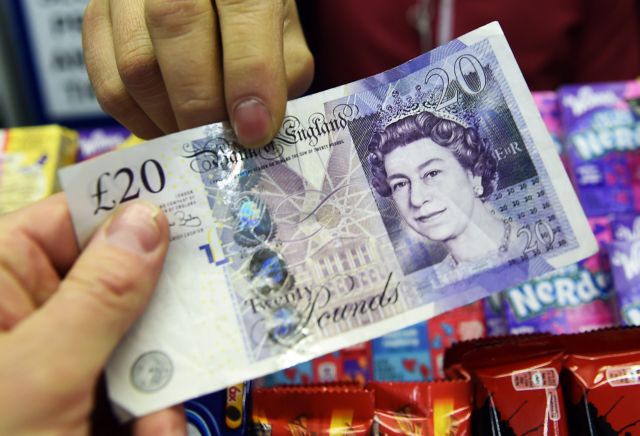 Πάνω από 4 εκατ. Βρετανοί δυσκολεύονται να πληρώσουν λογαριασμούς