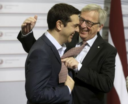 Η Ε.Ε. υπέρ του «χαλαρού» ύφους  του Γιούνκερ στην Ρίγα