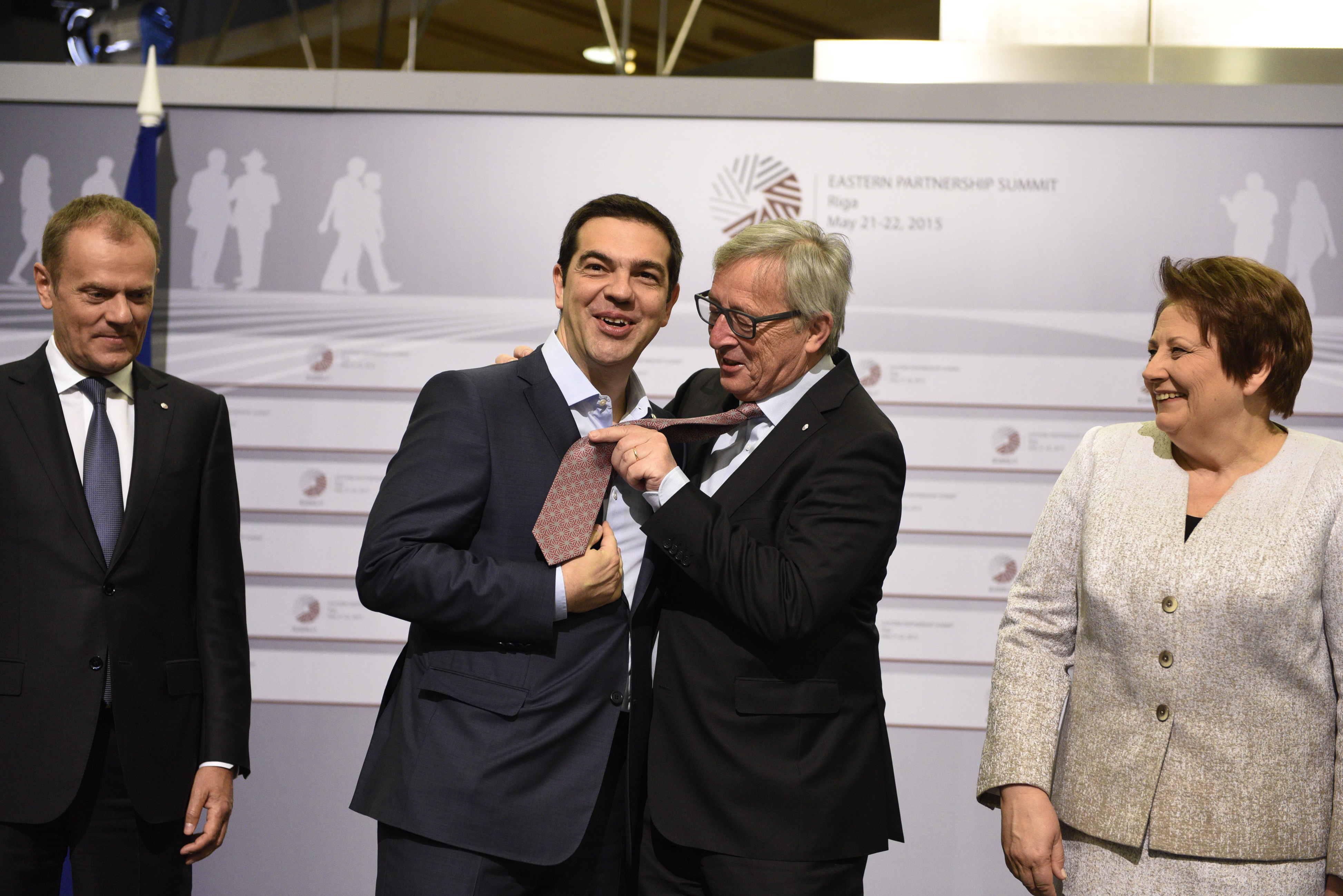 Σκοπεύει να φορέσει γραβάτα ο Τσίπρας μετά την απόφαση του Eurogroup;