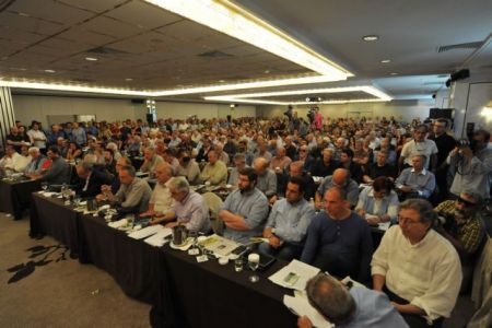 «Τουφεκιές» κατά της συμφωνίας, δραματική προειδοποίηση Μητρόπουλου στην ΚΕ του ΣΥΡΙΖΑ